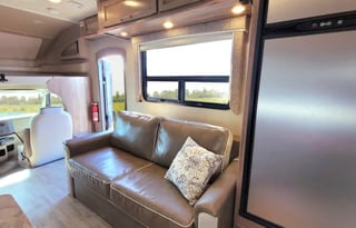 The White Pearl is Perfect for a Family Adventure!