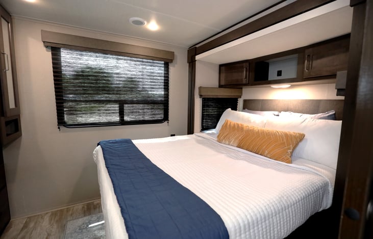 Experience "Loyal" with our 2022 Grand Design Transcend Xplor 251BH located near Table Rock Lake near Branson Missouri and Lake Of The Ozarks. Thank you from us at StoneMountainRVs(dot)com