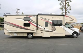 C13: Thor 10 Sleeper wBunks! 2 SlideOut Rooms WiFi