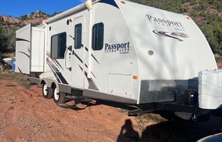 5 person RV rental- for light towing w/generator