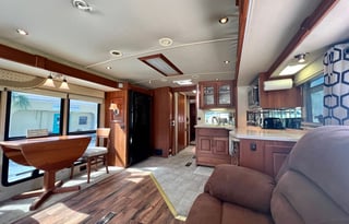 2005 Winnebago Horizon 40A