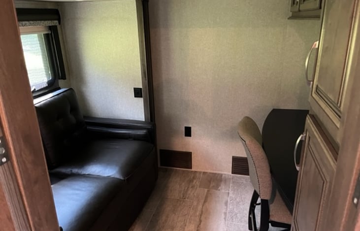 Office / spare bedroom / Coach has hideaway double bed