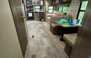 Wanderer-For Couples Who Love to Travel in Comfort