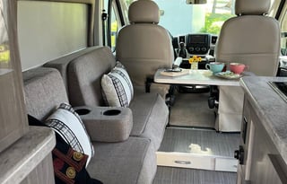 T2022 CONVENIENT & EASY TO DRIVE RV!!  SCOPE 18M