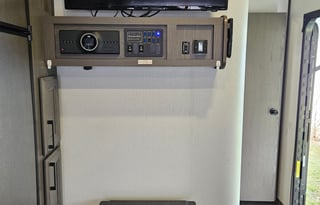 2021 Party Deck Toy Hauler