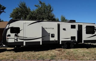 Luxury Keystone RV Sprinter 332DEN