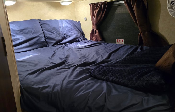 Bottom Bunkbed, with oscillating Fan