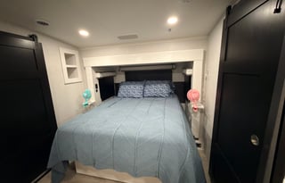 Pet Friendly 2026 Jayco Pinnacle *Delivery Only*