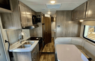 2020 Winnebago Minnie Winnie 22M