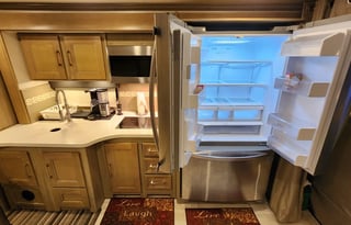 Class A Diesel Pusher bunkhouse w/ 2 full baths