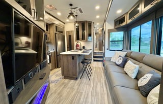 Roamer - 2023 Alliance RV Valor