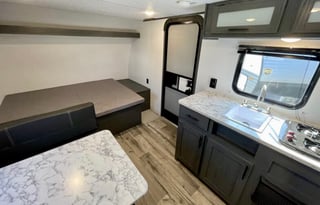 The Cozy Cabin Cruiser (0000)