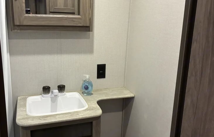 A starter pack of toilet paper and RV septic tabs are included for your convenience.