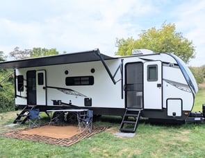 EAST TO WEST Alta 2850KRL