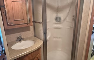 2008 Winnebago Adventurer 33C