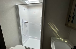 2022 Cherokee Arctic Wolf Suite 3660