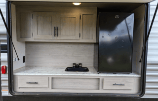 Coleman Lantern | Large Modern Bunkhouse sleeps 9