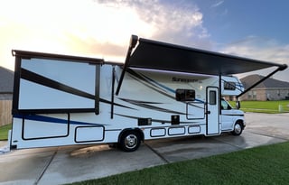 Enjoy a cruise in "CRUZ"! *TAILGATER'S DELIGHT!*