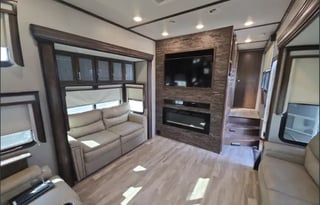 Shania Solitude Luxury Sleeps 6, washer&dryer,HUGE