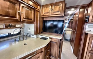 2012 Tiffin Phaeton 40 QTH, Pets and Kids Friendly