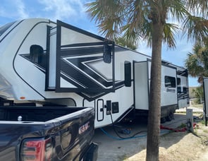 Grand Design Momentum M-Class 395MS