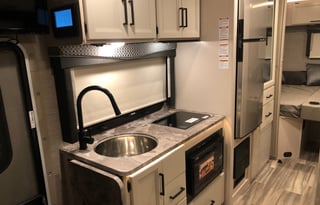 2022 Thor Motor Coach Vegas 24.1 Sleeps 6!