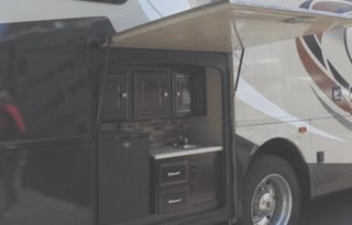 2017 Thor Motor Coach Miramar 34.4