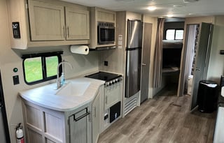 Fam Friendly 2023 Coachman Catalina 261BHS