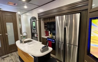 AMAZING RV2 - Must See 2BR! (Delivery Available)