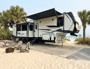 Keystone RV Montana High Country 381TB