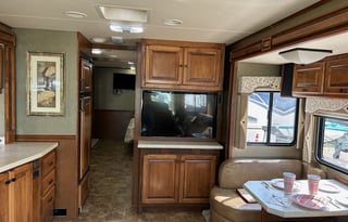 * 2013 Tiffin Allegro Open Road qba with BUNKS *