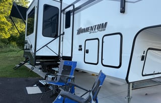 NEW - 2026 Momentum 320G - Off Grid Adventure