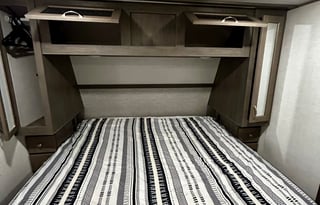 The Perfect Couples Getaway–King Bed + Cozy Vibes