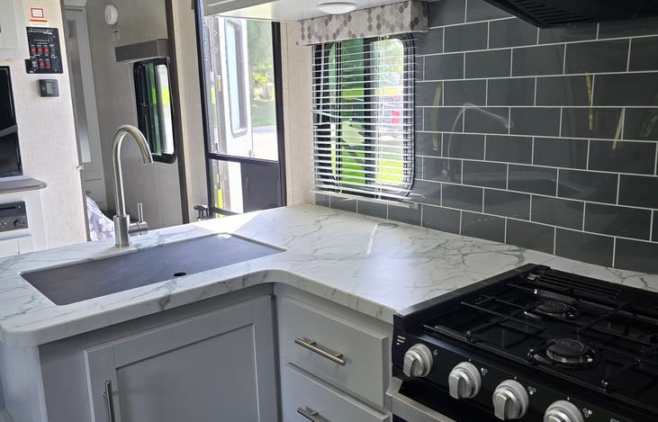 Kitchen sink and storage