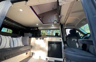 2021 Pleasure-Way Tofino Std. Model