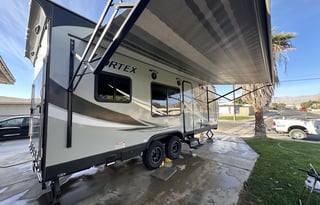 self-contained toy hauler on board fuel, generator