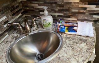 Very Clean! 2017 THOR Four Winds 24 ft. Good Size.