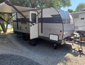 Prime Time RV Avenger LT 16FQ