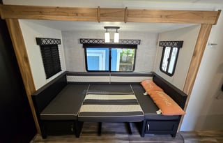 AR's 2022 coachmen freedom express 258bhs