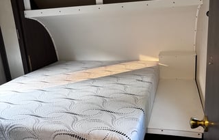 Pickup or delivery opposing slide Wildwood 27 REI