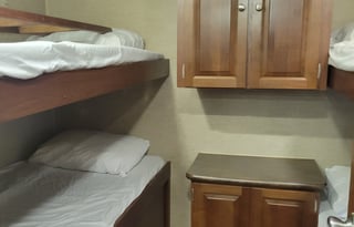 Cozy Furnished Bunkhouse- No Stress Delivery Only