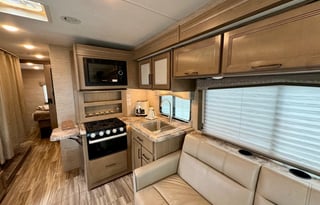 2022 Thor Motor Coach Four Winds 30D [DREAM WAYS]