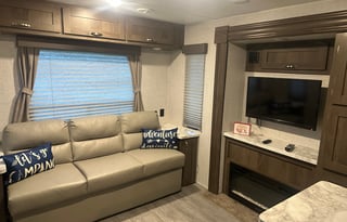 Glampin’ with Sam & Co — 2021 Silver Lake 29K2S