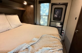 2019 Cruiser Stryker ST-2916 w/paddle boards!