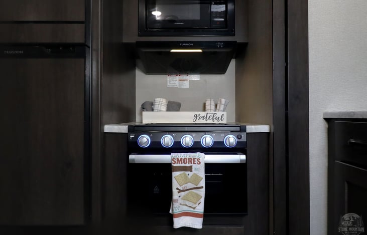 2022-Grand-Design-Transcend-Explor-297-QB-Copyright-at-StoneMountainRVs-dot-com