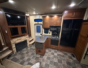 Dutchmen Voltage V3905