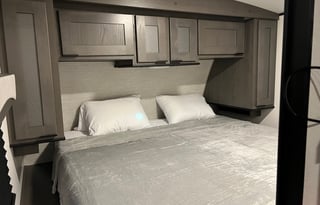 2021 Cruiser Embrace EL280 King bed w Bunk Room
