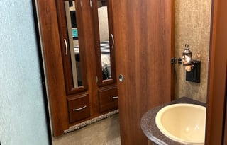 Cozy RV on Horse Farm