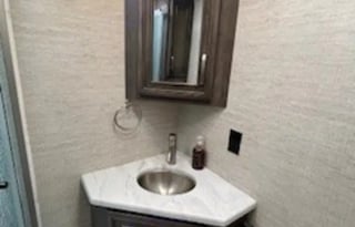 Bon-Bon - The Luxury Getaway RV