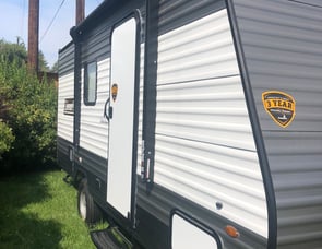 Dutchmen RV Coleman Lantern LT Series 17B